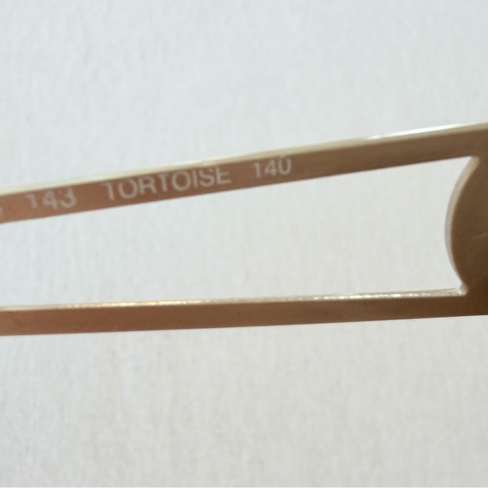 Vintage FENDI FS 143 Tortoise Shell Oval Sunglasses - Made in Italy - Picture 9 of 10